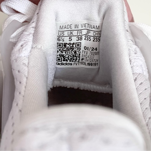 Adidas ultraboost white sneakers - Picture 15 of 16